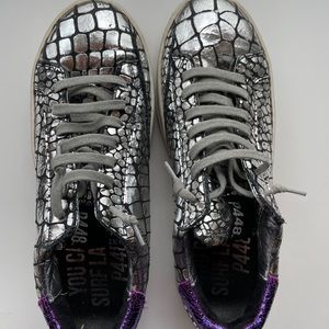 P448 Metallic Silver Crackle Leather Sneakers sz 8